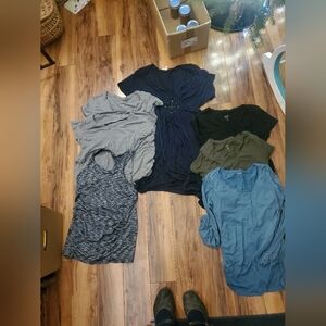 Small/med maternity top bundle